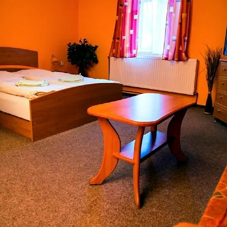 Gutská Bašta Gasthof 3*
